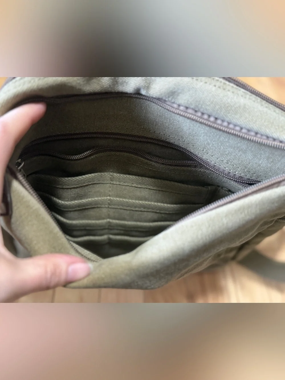 Casual Olive Green Canvas Messenger Bag with Adjustable Strap